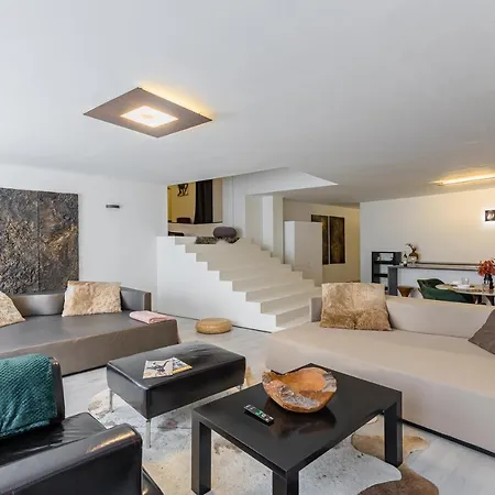 Apartment Sk Zamocka Artist