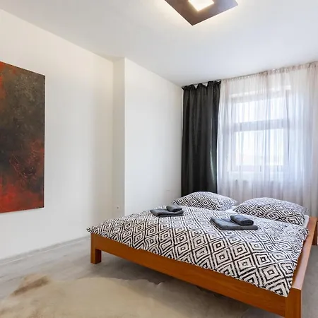 Apartment Sk Zamocka Artist *